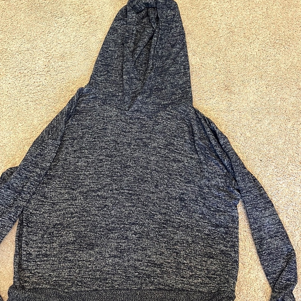 blue stretchy sweatshirt